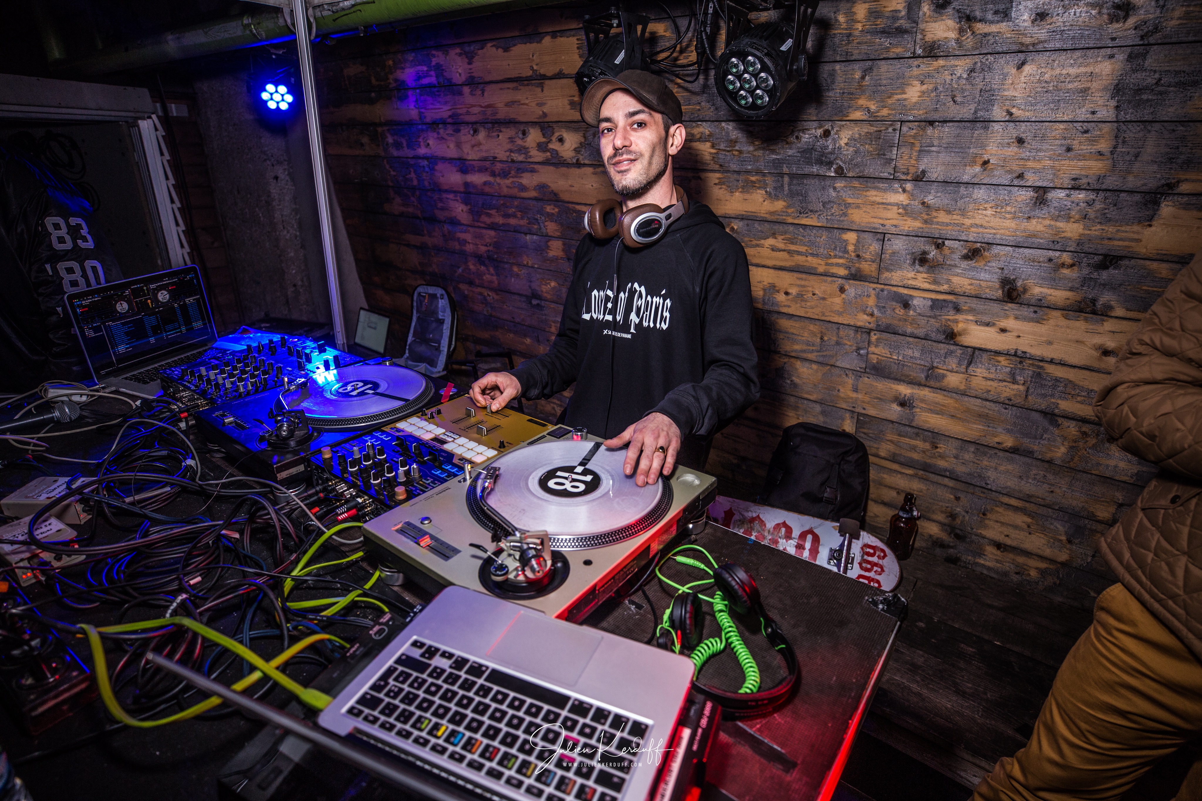 Dj Keshkoon mixe au Wanderlust Paris pour Mr Funke